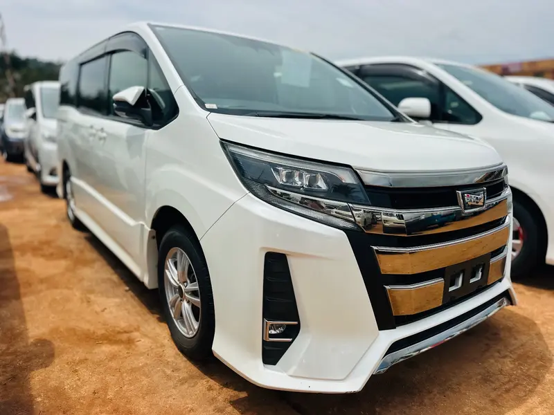 2017 Toyota Noah – photo 9