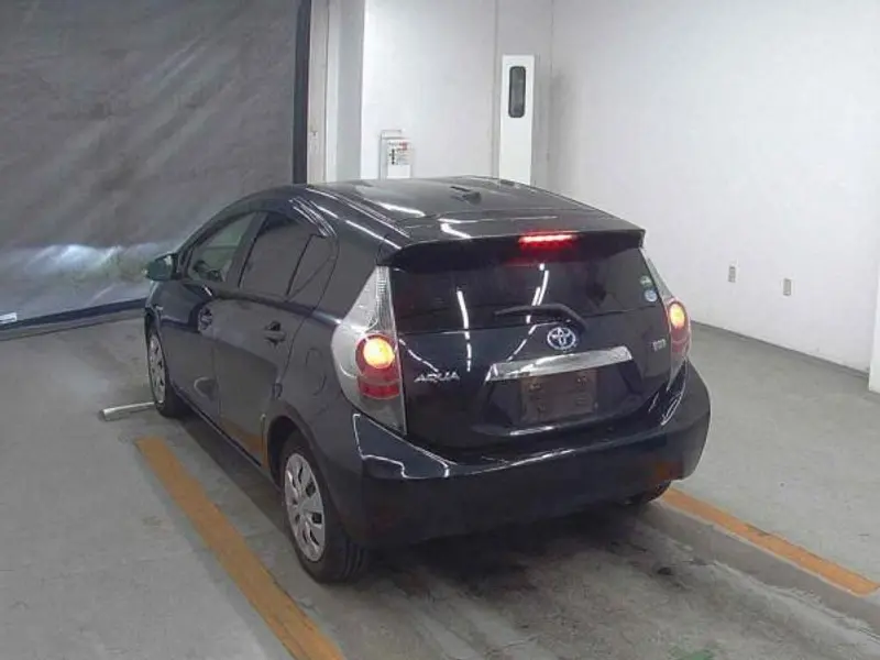 2012 Toyota Aqua – photo 3