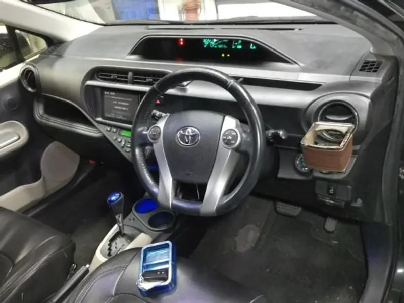 2012 Toyota Aqua – photo 5