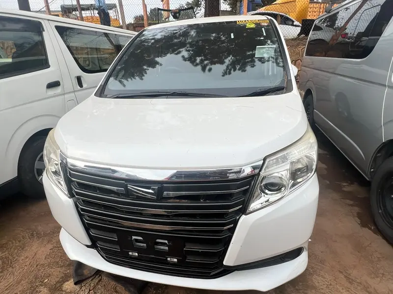 2014 Toyota Noah – photo 8