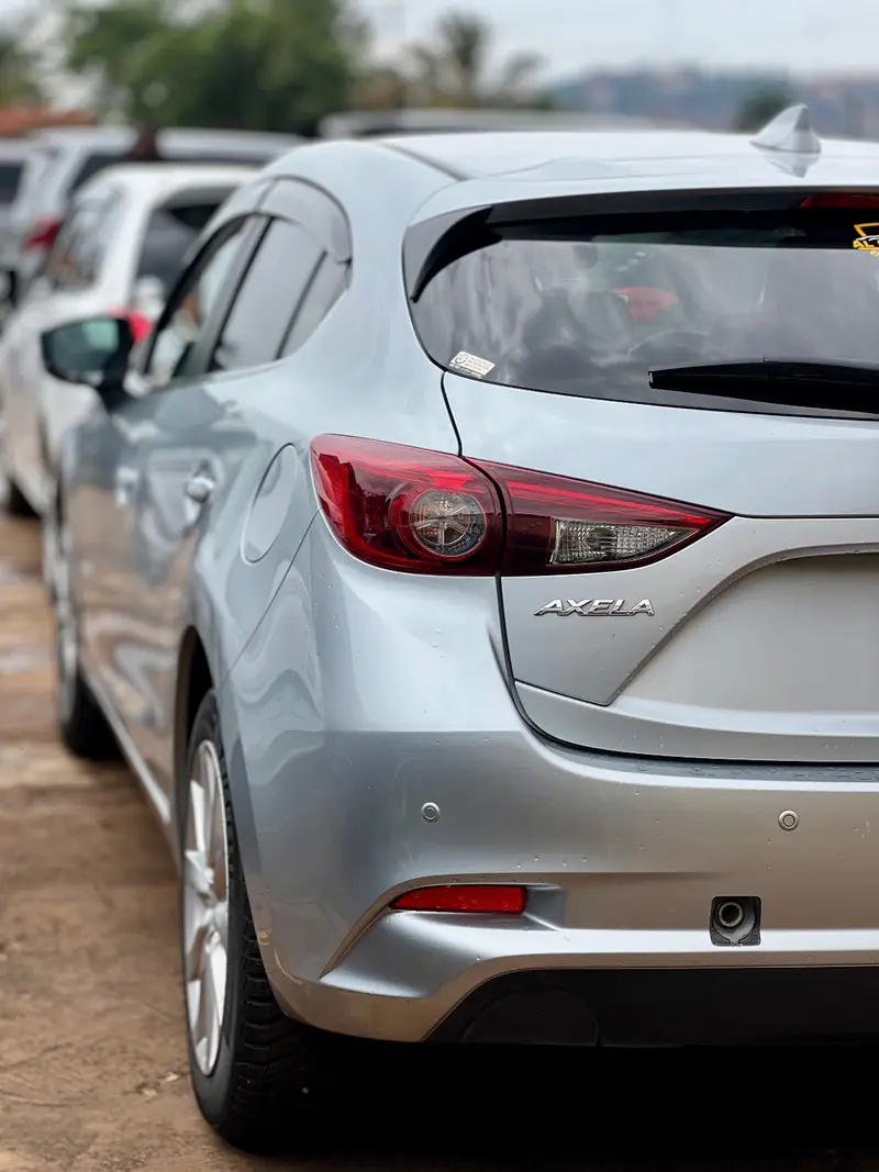 2017 Mazda Axela – photo 5