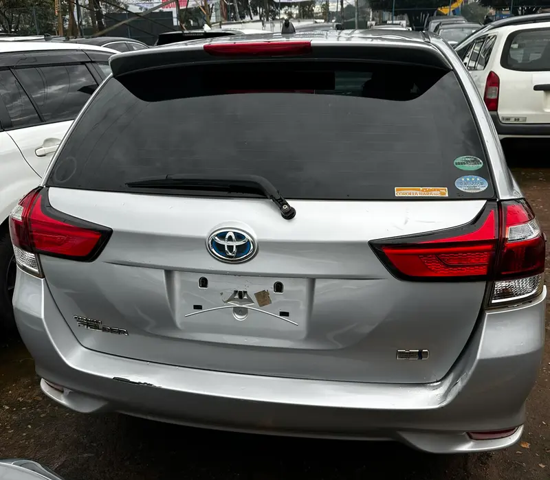 2016 Toyota Fielder – photo 4