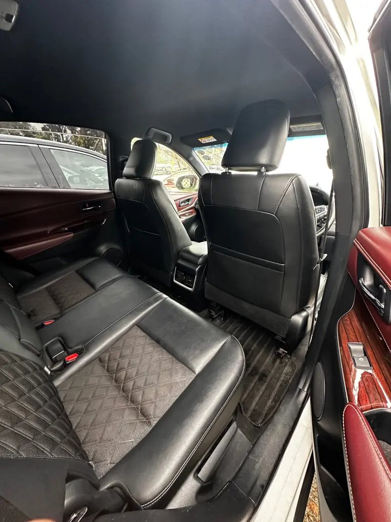 2015 Toyota Harrier – photo 6