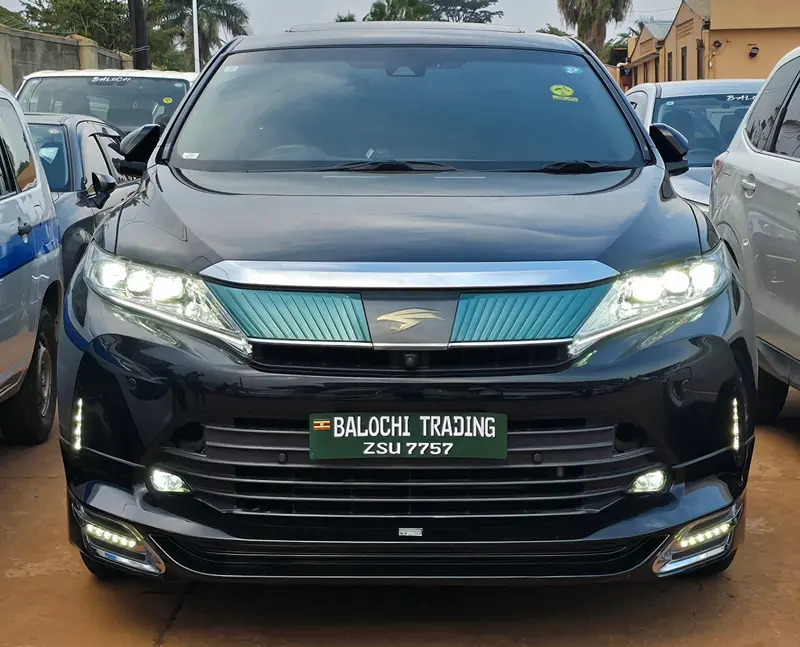 2017 Toyota Harrier – photo 2