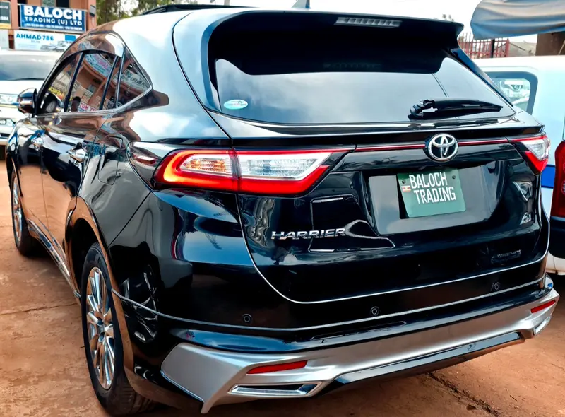 2017 Toyota Harrier – photo 3
