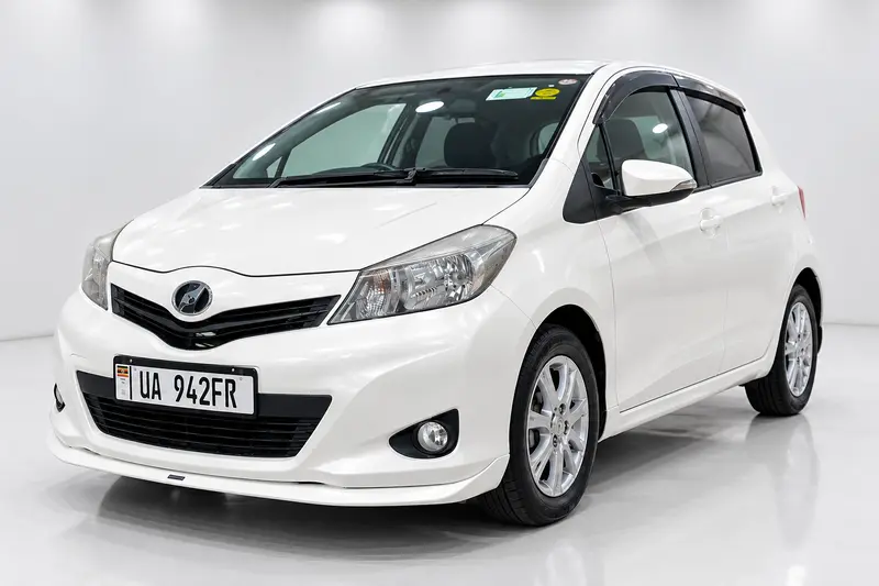 2012 Toyota Vitz – photo 2