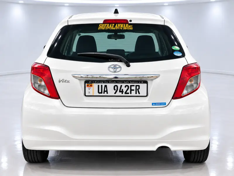 2012 Toyota Vitz – photo 4