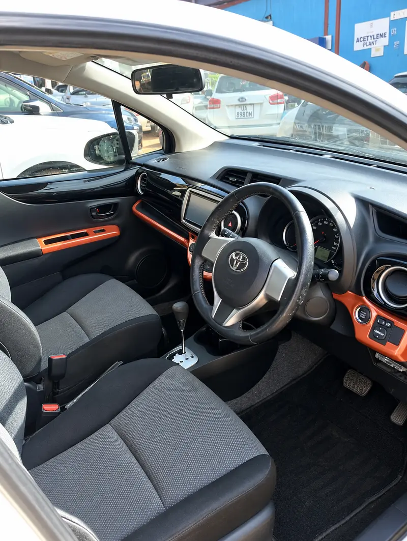 2012 Toyota Vitz – photo 5