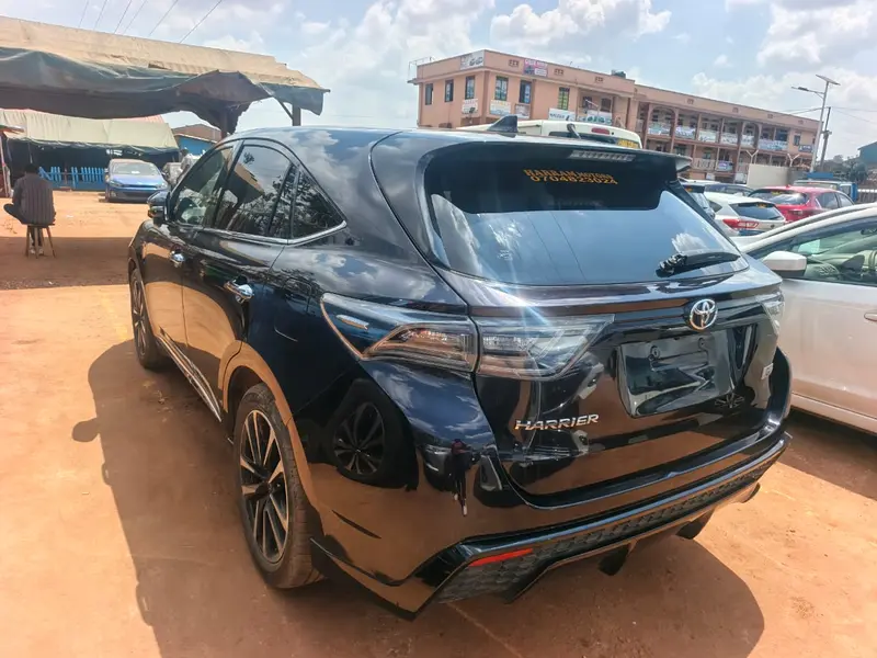2017 Toyota Harrier – photo 4
