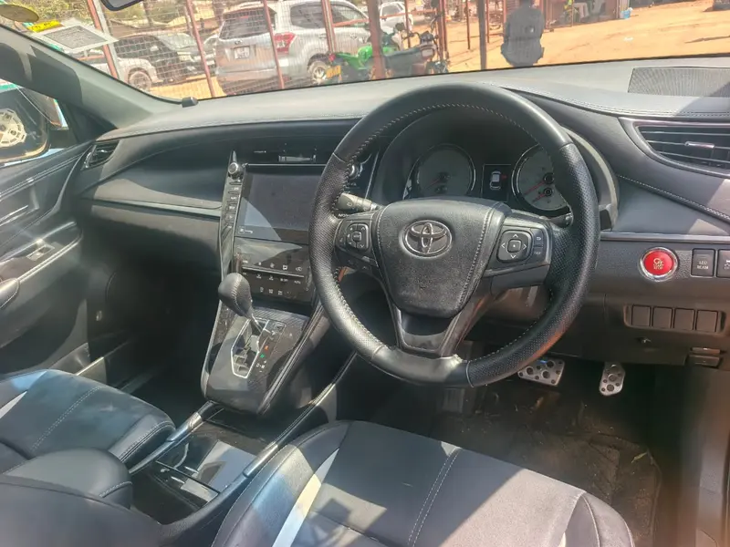 2017 Toyota Harrier – photo 5