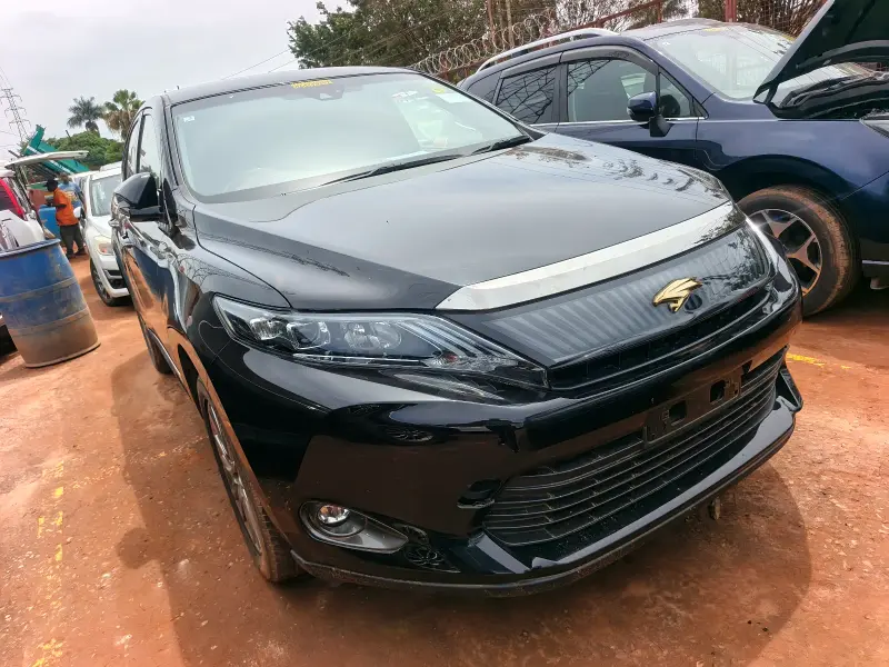 2017 Toyota Harrier – photo 2
