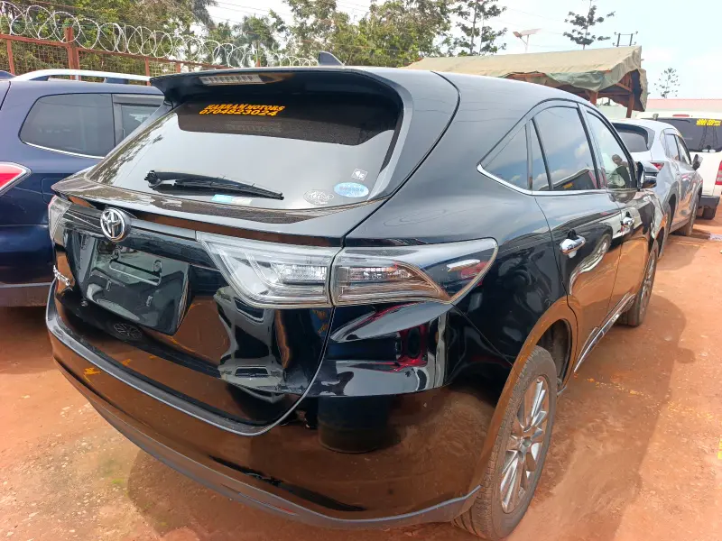 2017 Toyota Harrier – photo 3