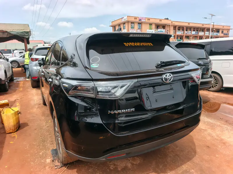 2017 Toyota Harrier – photo 4