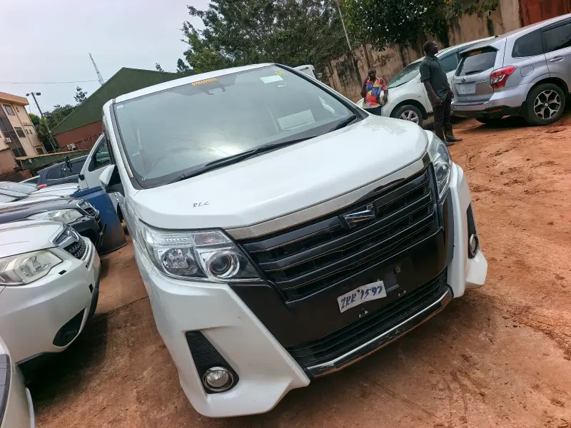 2017 Toyota Noah