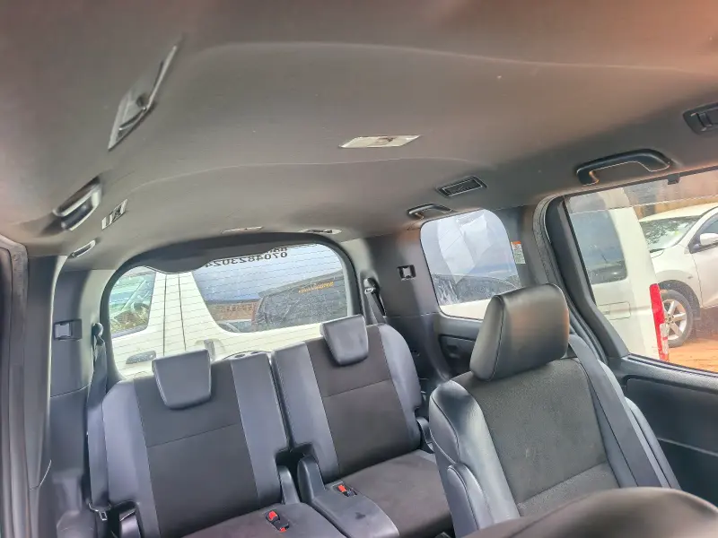 2017 Toyota Noah – photo 5