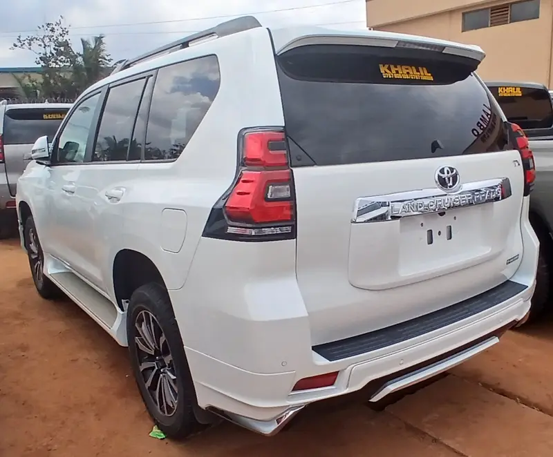 2021 Toyota Land Cruiser Prado – photo 3