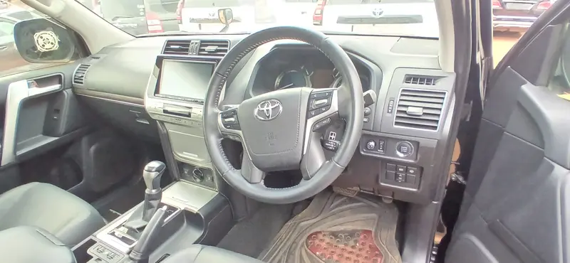 2017 Toyota Land Cruiser Prado – photo 4