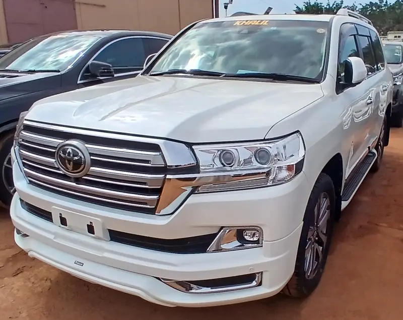 2019 Toyota Land Cruiser – photo 2