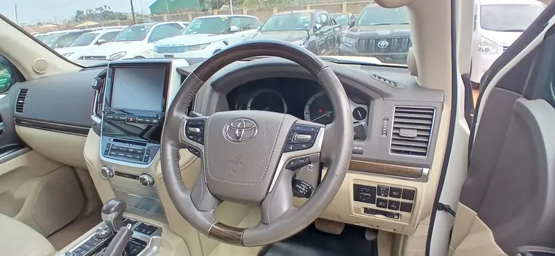 2019 Toyota Land Cruiser – photo 4