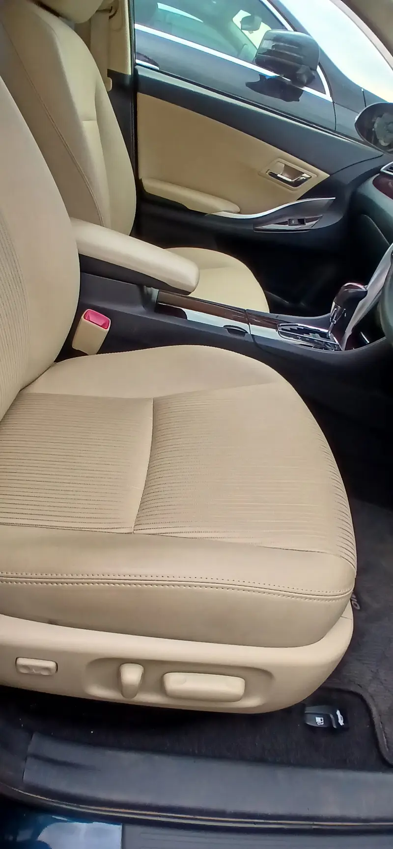 2017 Toyota Premio – photo 5