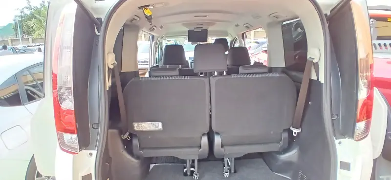 2014 Toyota Noah – photo 7