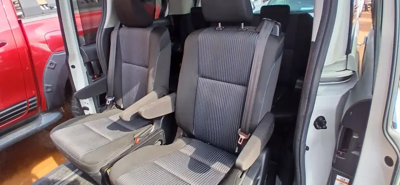 2014 Toyota Noah – photo 10