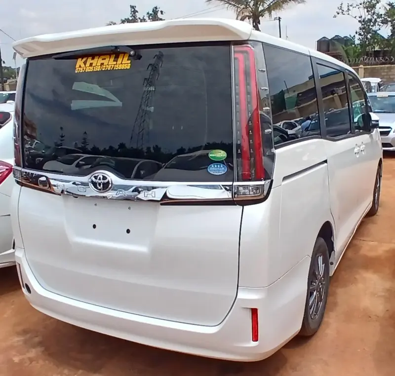 2018 Toyota Noah – photo 9