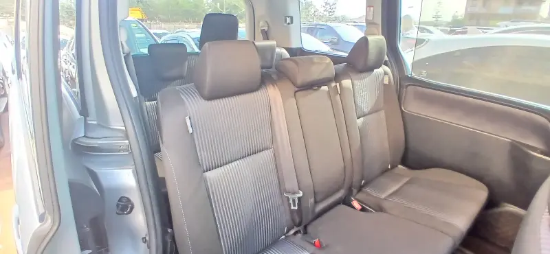 2017 Toyota Noah – photo 6