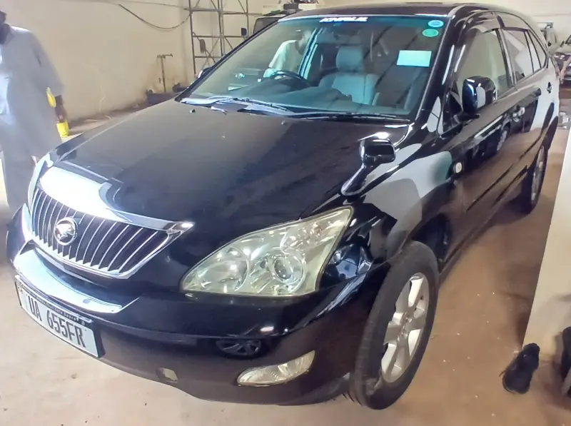 2011 Toyota Harrier – photo 2